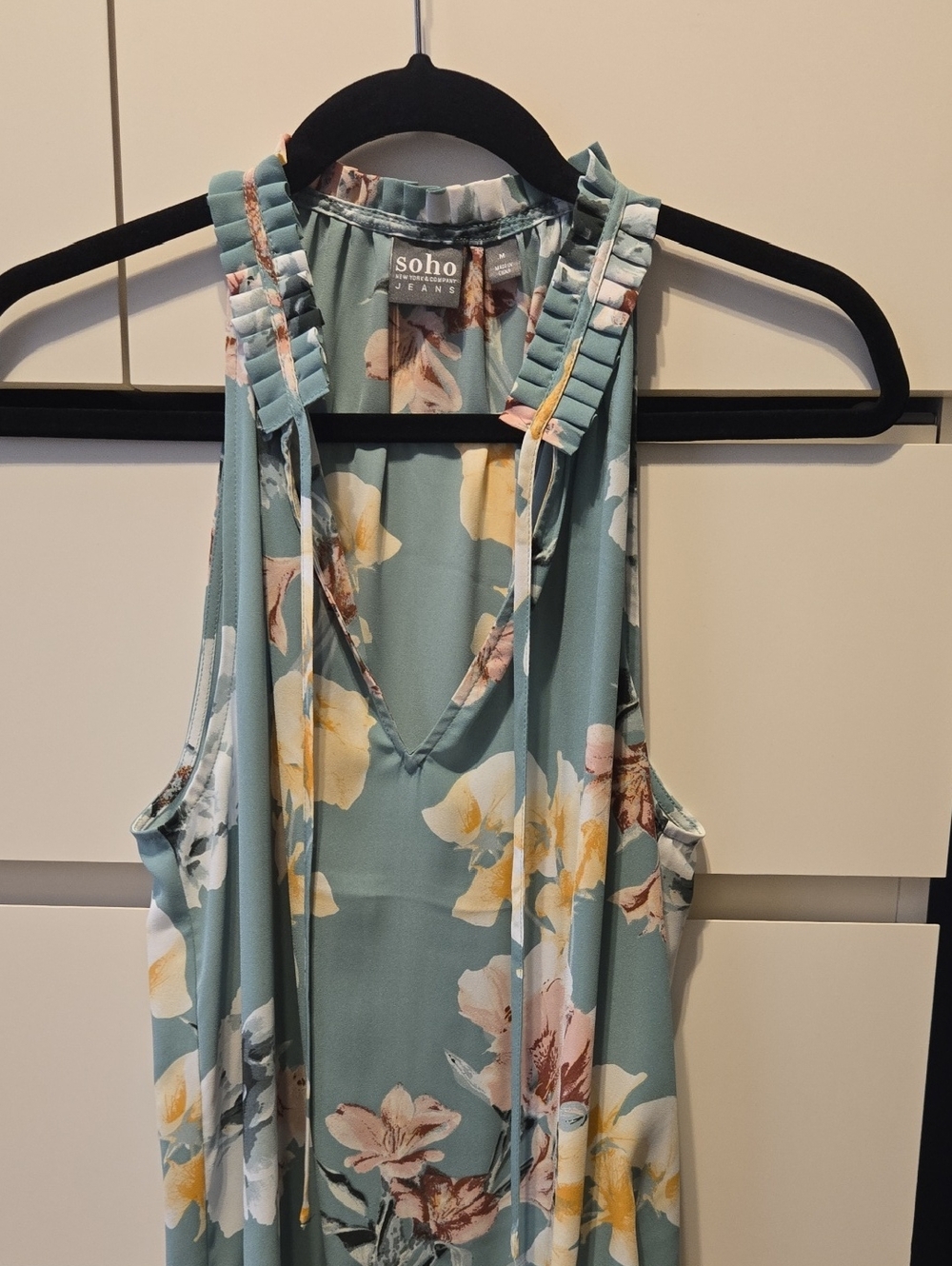 Soho Floral V-Neck Ruffled Halter Camisole in Sage Green